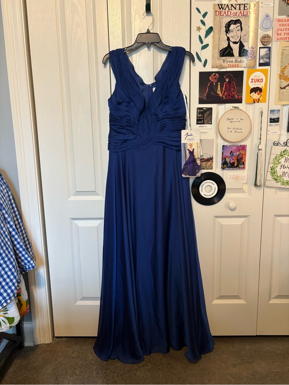 Sleeveless Navy Blue Prom Gown with Ruched Bodice